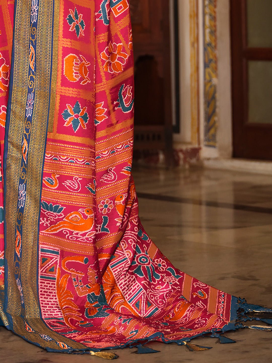 Pink Navy Blue Silk Blend Patola Inspired Weaving Zari Border Blouse Saree - Ressa