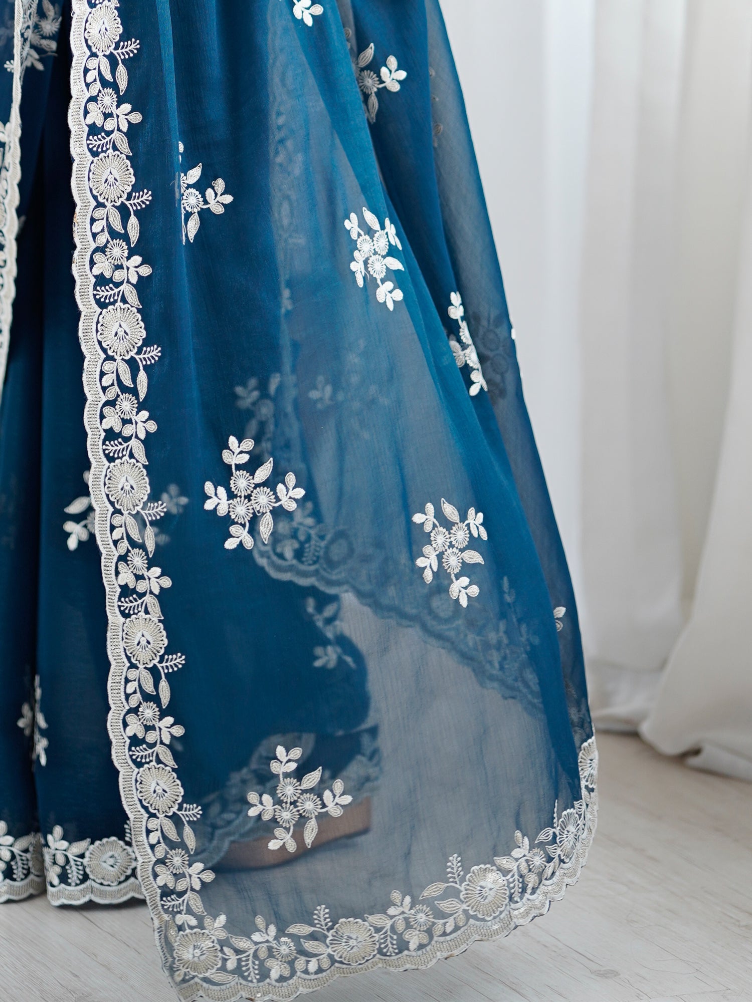 Polyester Embroidered Border Modern Aesthetic Saree - Ressa