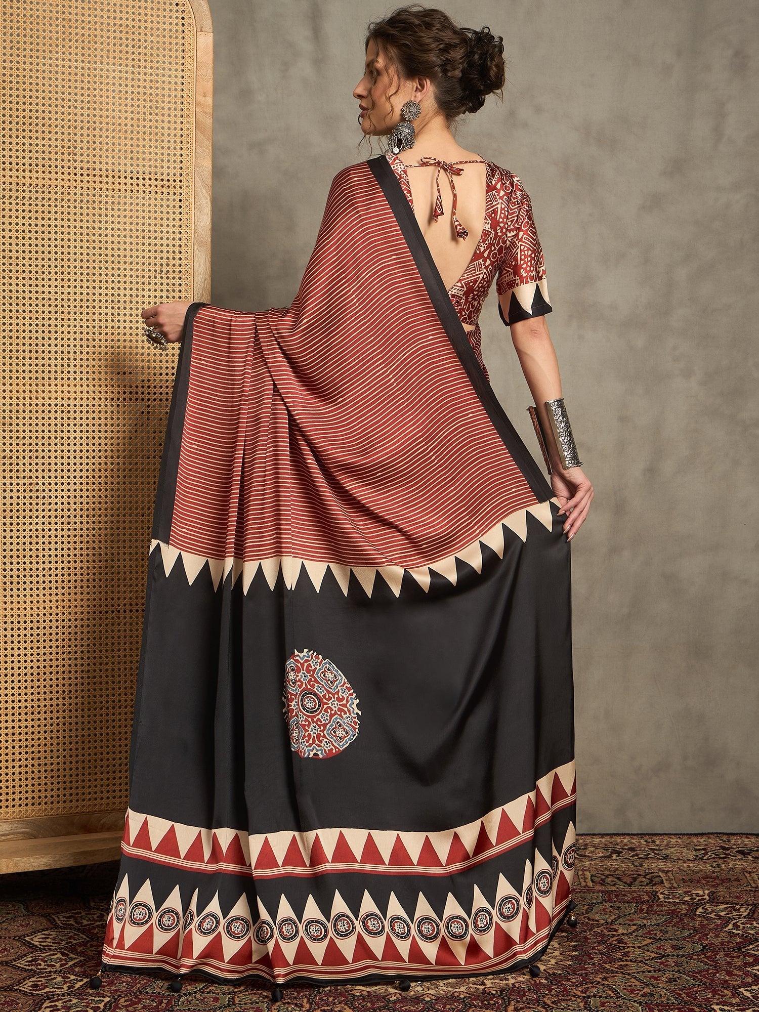 Pure Crepe Striped Saree - Ressa
