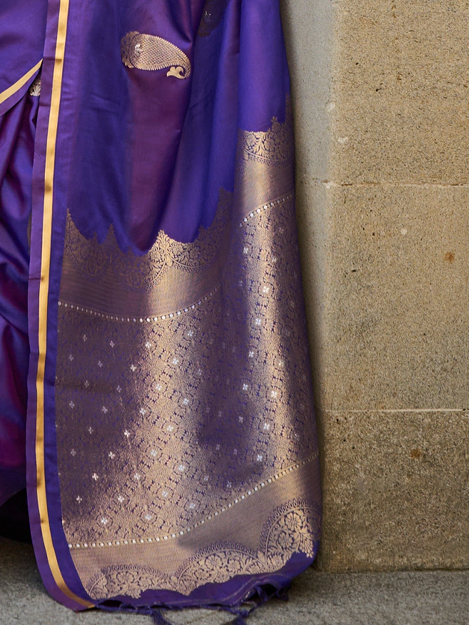 Purple Silk Blend Zari Woven saree - Ressa