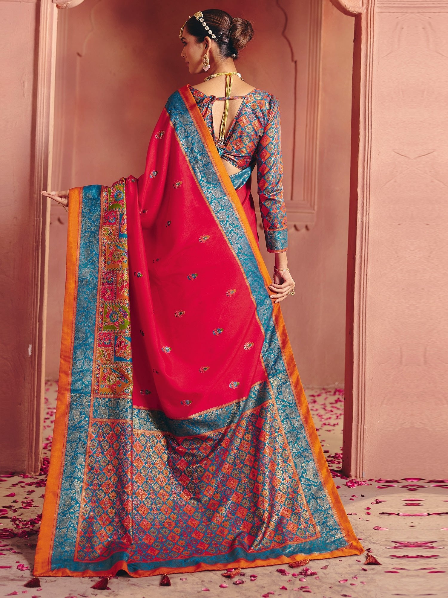 Rani Silk Saree with Meenakari Weave & Contrast Blouse - Ressa