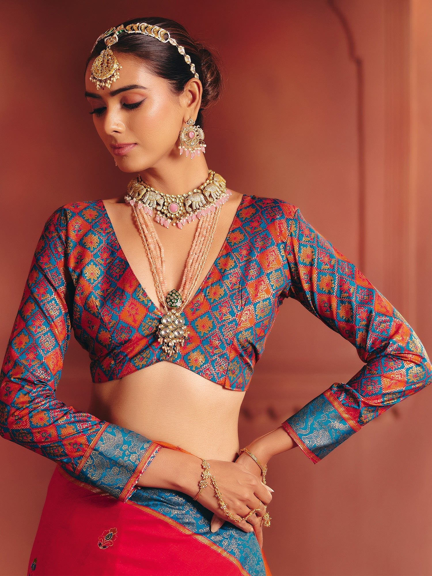 Rani Silk Saree with Meenakari Weave & Contrast Blouse - Ressa