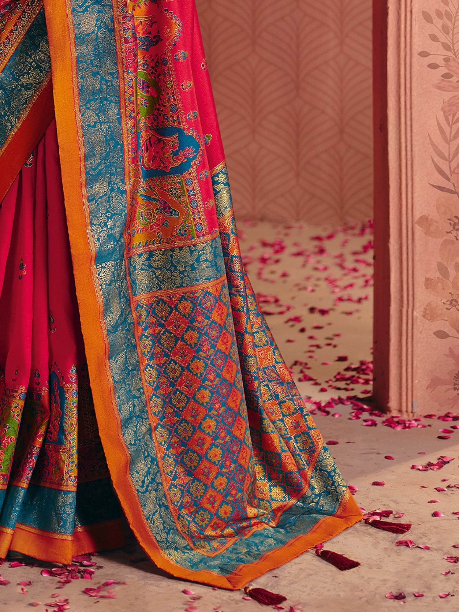 Rani Silk Saree with Meenakari Weave & Contrast Blouse - Ressa