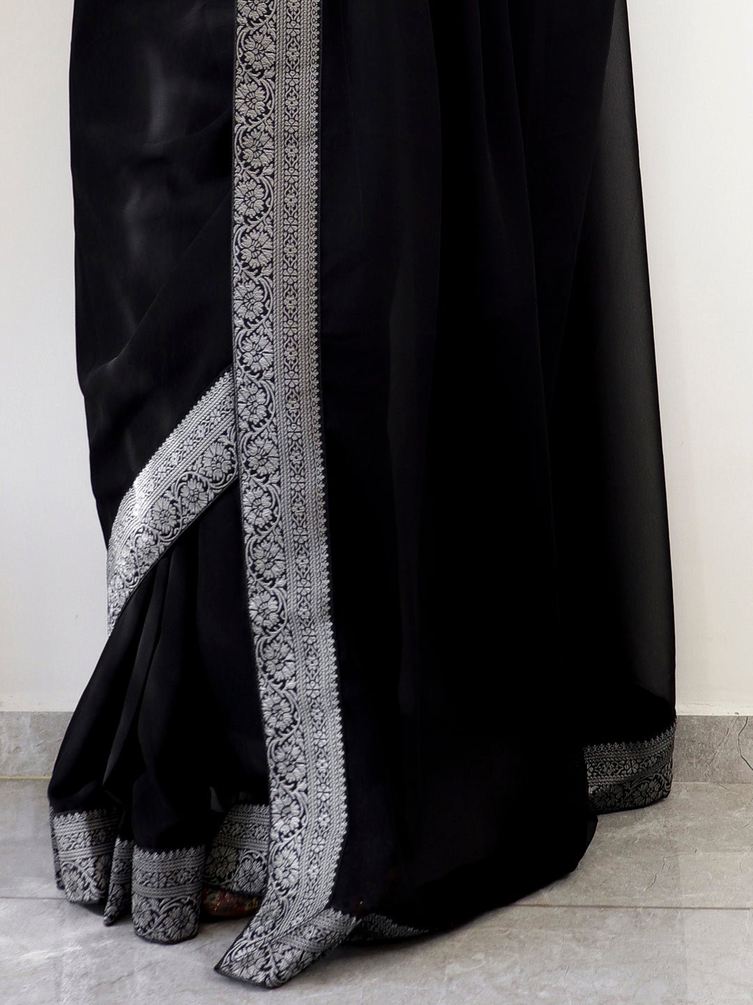 Ready to Wear Black Georgette Solid Saree - Ressa