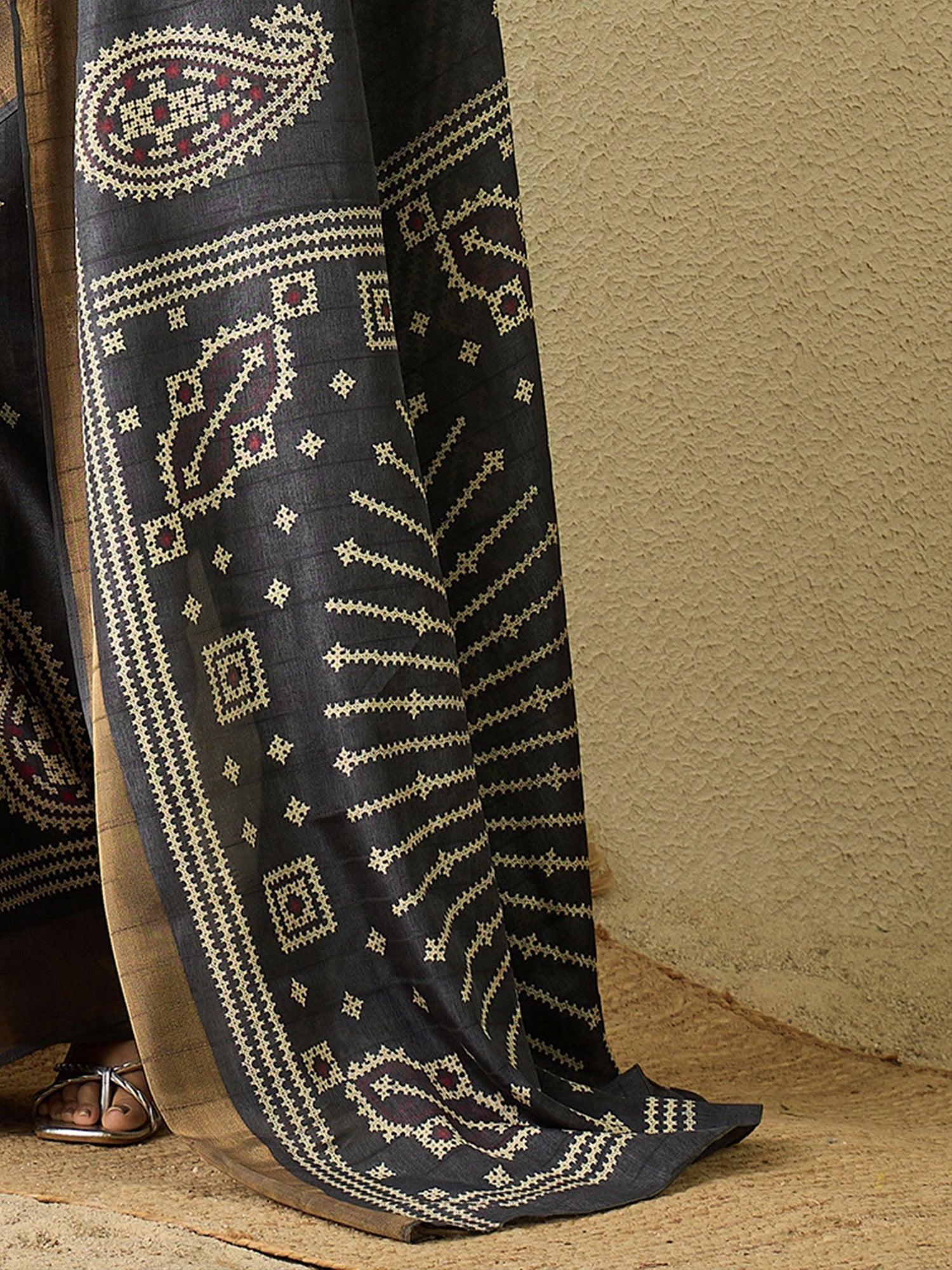 Ready To Wear Grey Silk Printed Saree - Ressa