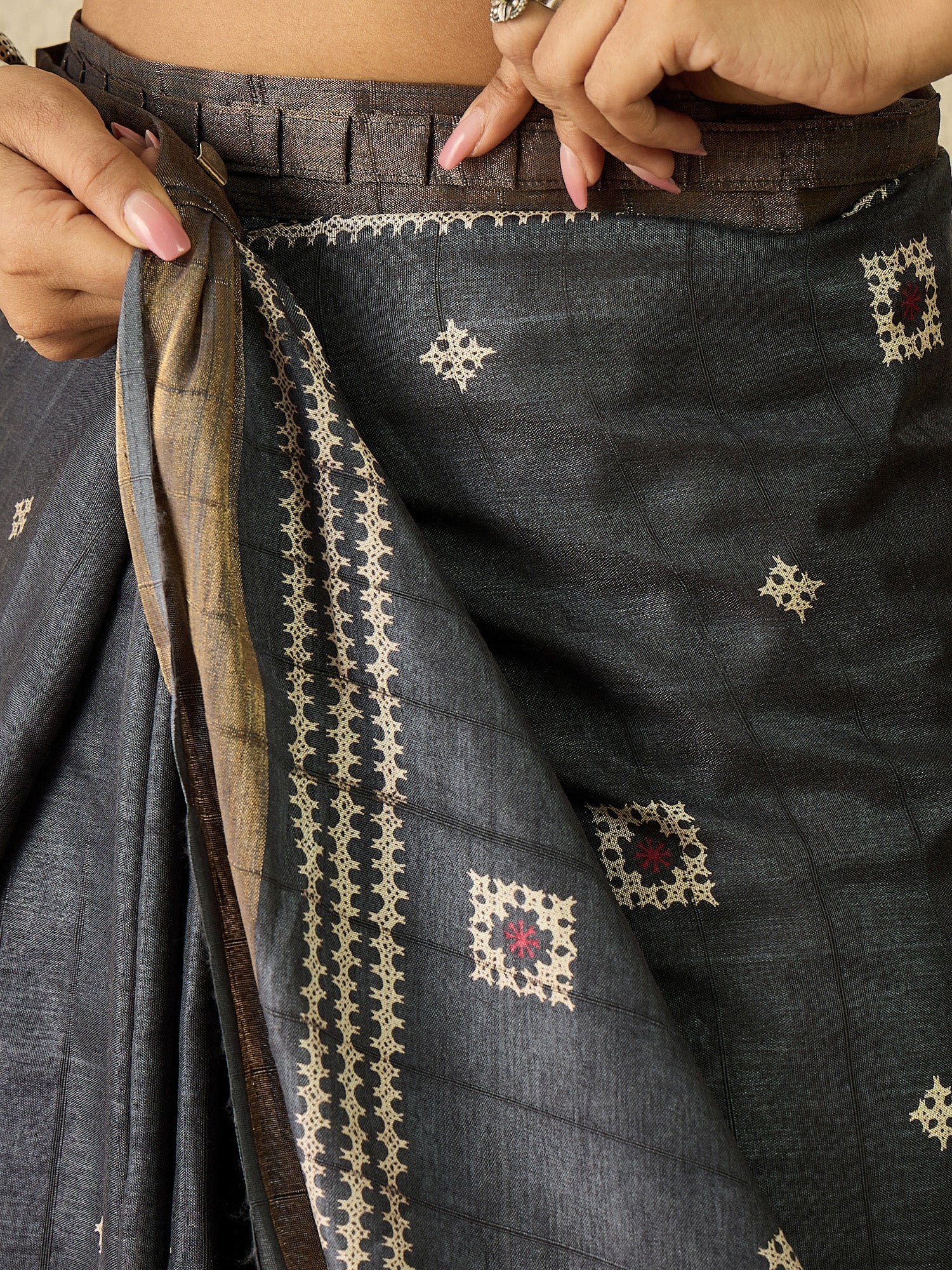Ready To Wear Grey Silk Printed Saree - Ressa