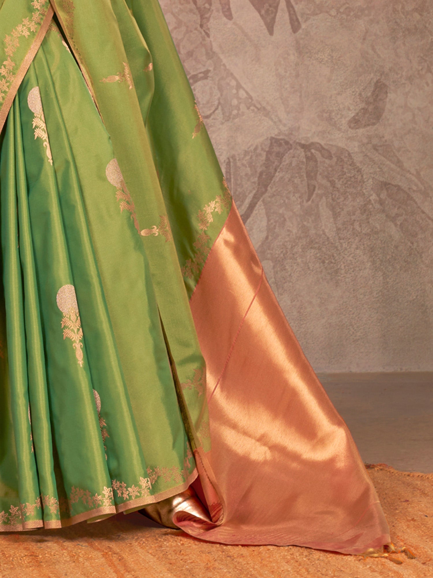 Red Black Satin Silk Dual Tone Saree - Ressa