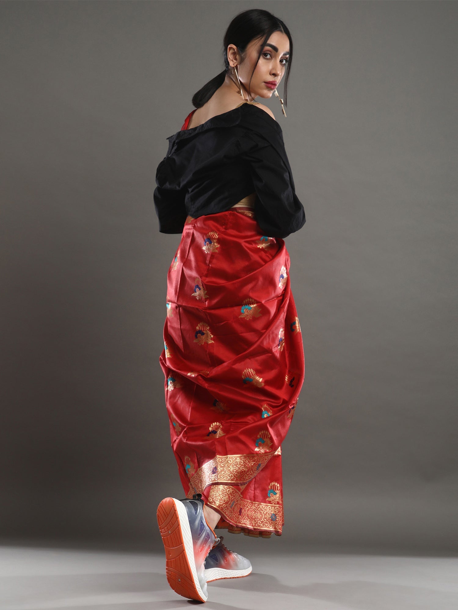 Red Silk Blend Bnarasi Silk Saree - Ressa