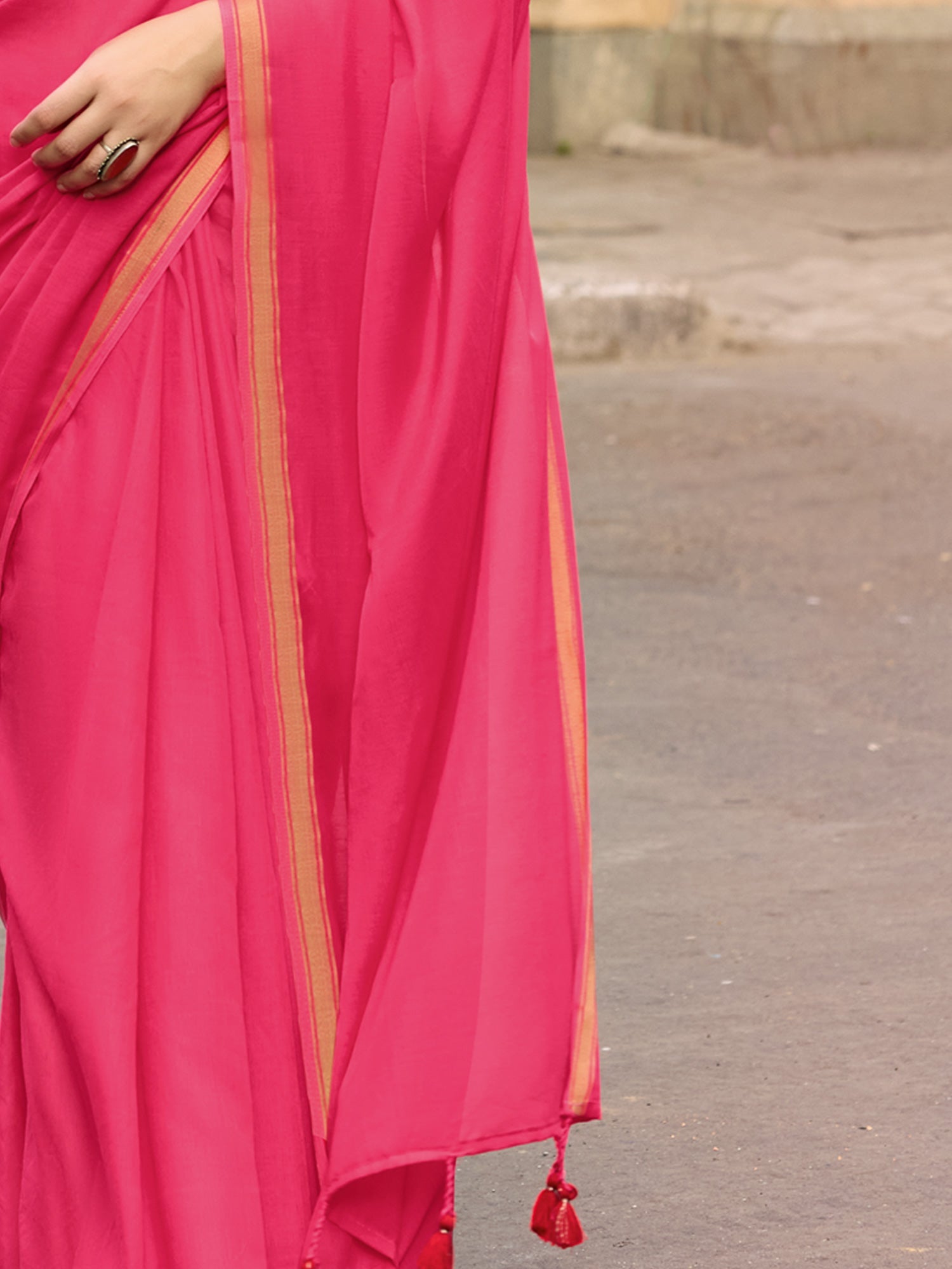 Royal pink Paisley Border Saree - Ressa