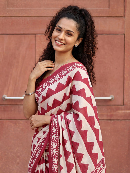 Rust orange & Off-White Zig-Zag Print Saree - Ressa
