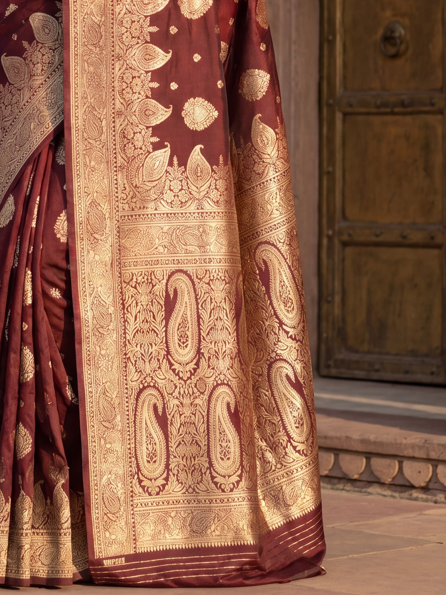 Saree Heritage Coffee Brown Paisley Ensemble - Ressa