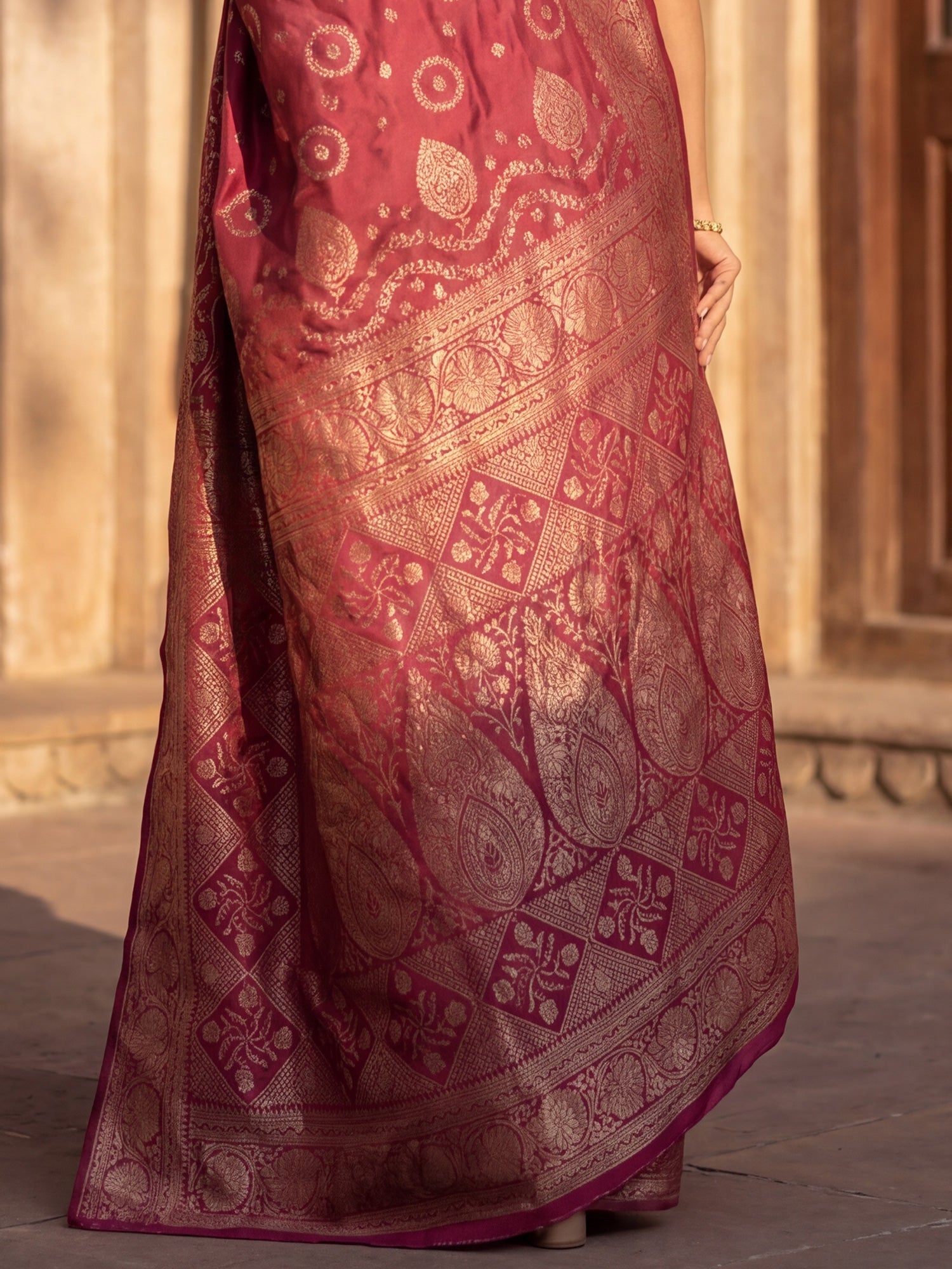 Saree Heritage Maroon Bandhani Grid & Paisley Banarasi Silk - Ressa