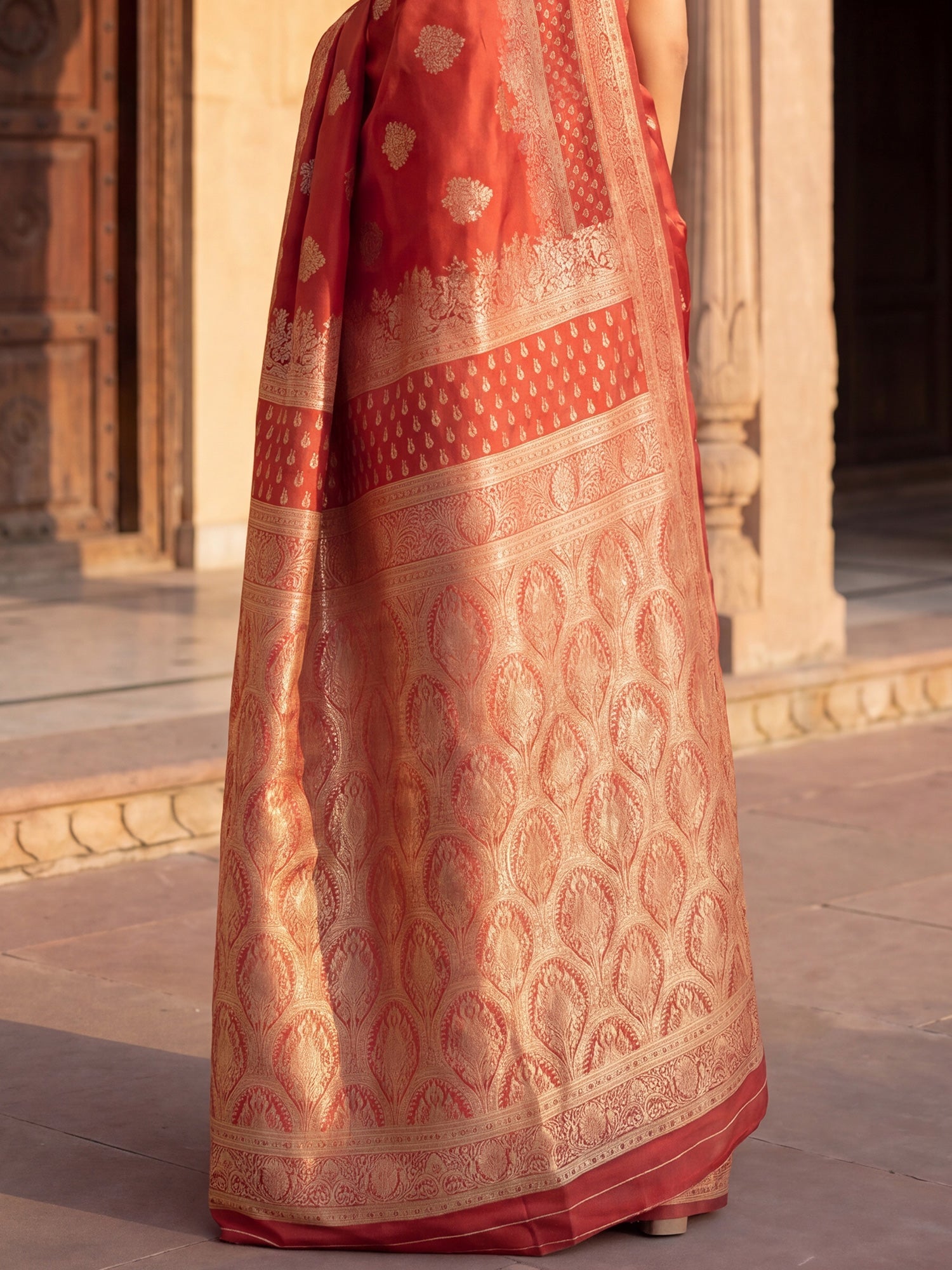 Saree Heritage Vermilion Red Diamond Grid Banarasi Silk - Ressa