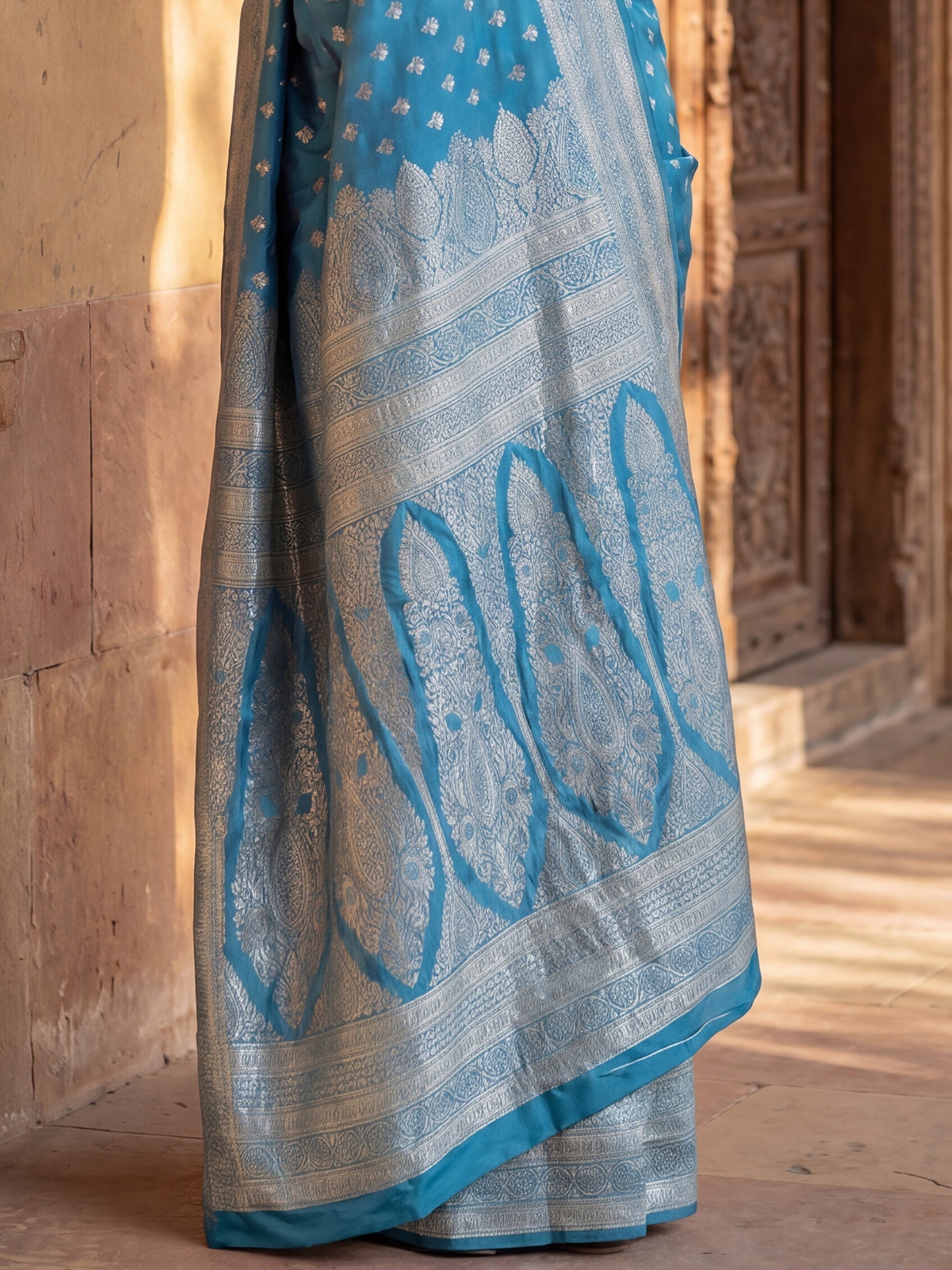 Saree Regal Navy Blue Paisley Motif Banarasi Silk - Ressa