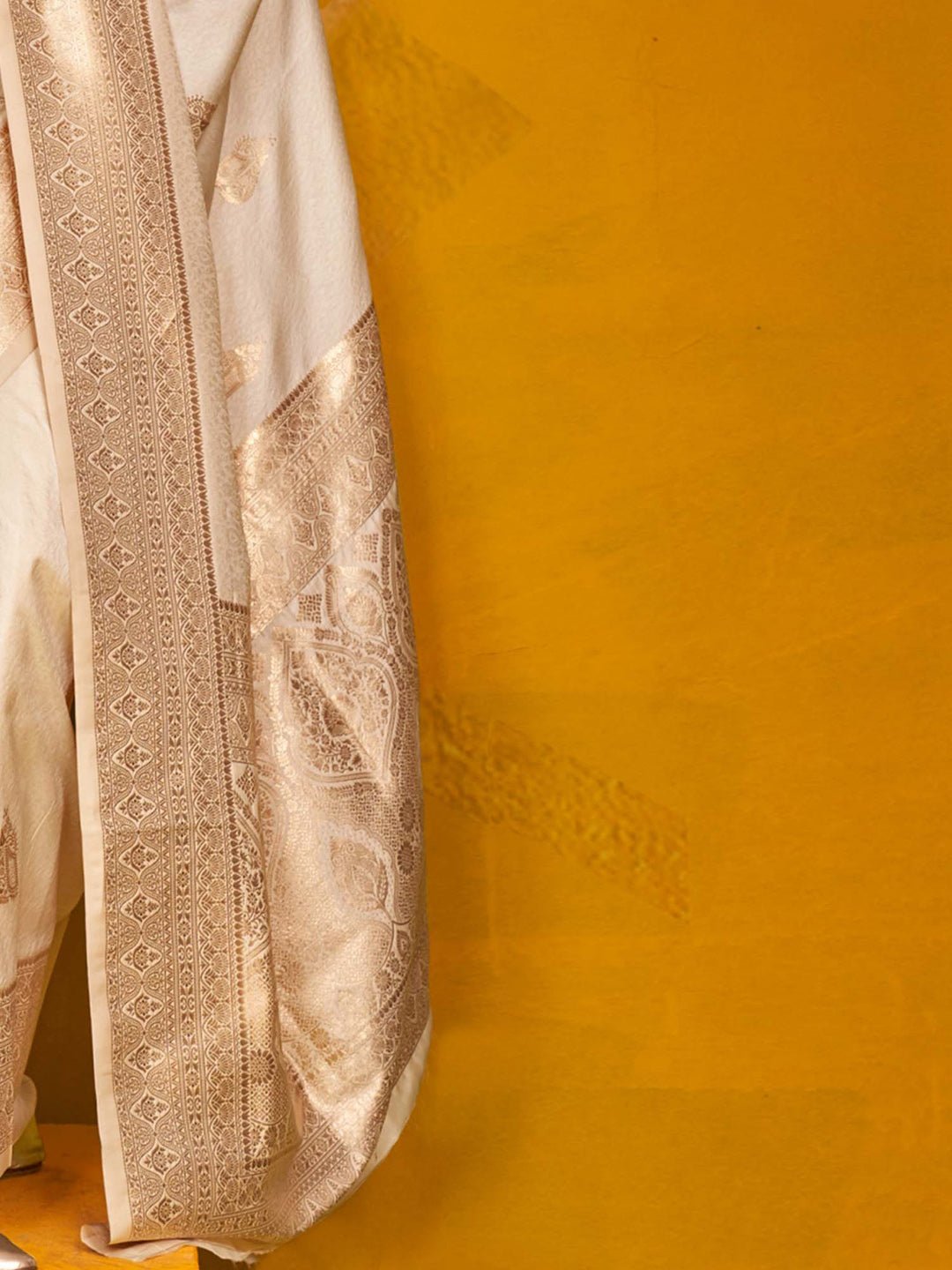 Silk Blend Banarasi Style Zari Saree - Ressa