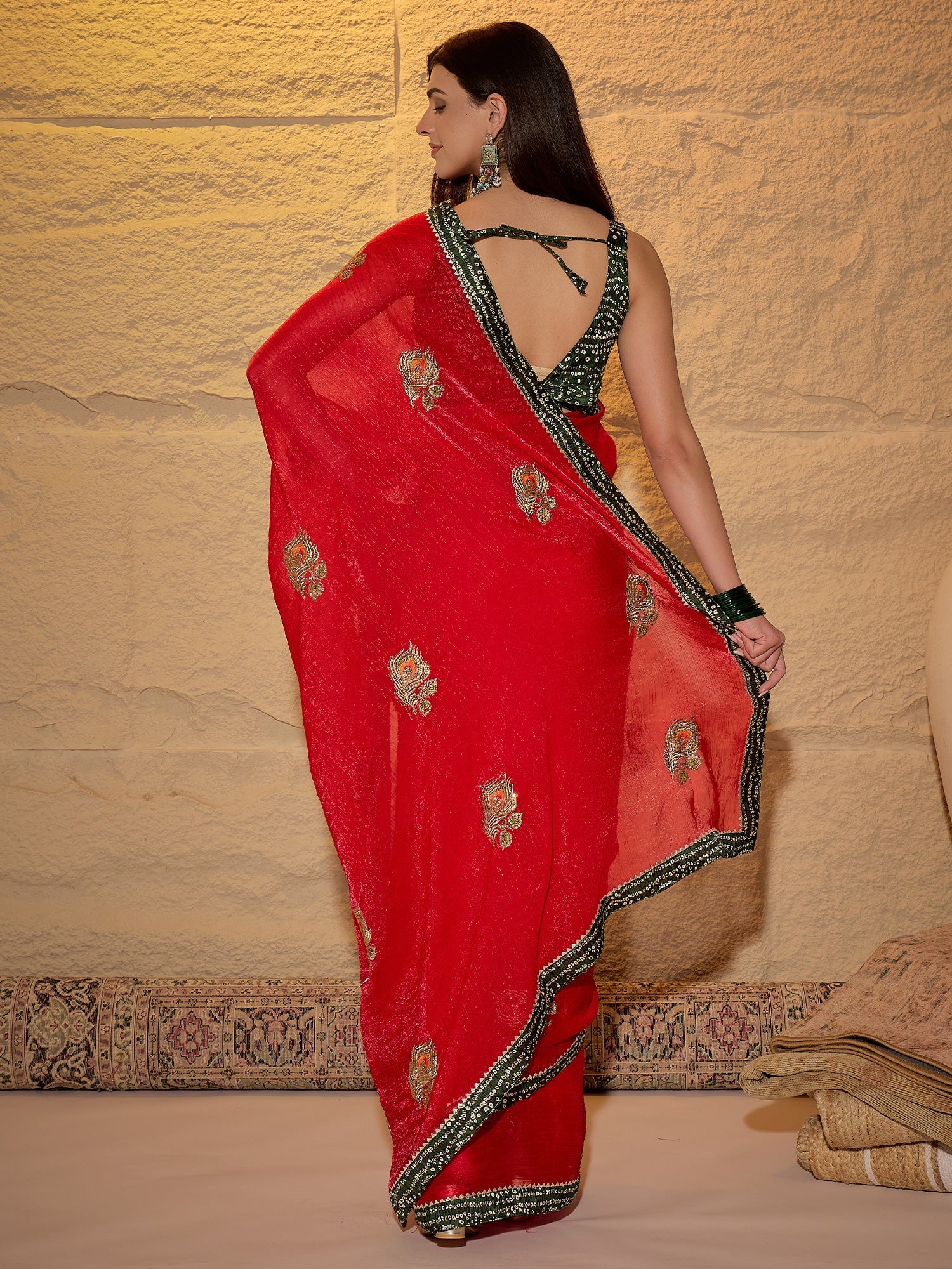 Silk Blend Gold Zari Floral Buti Saree - Ressa