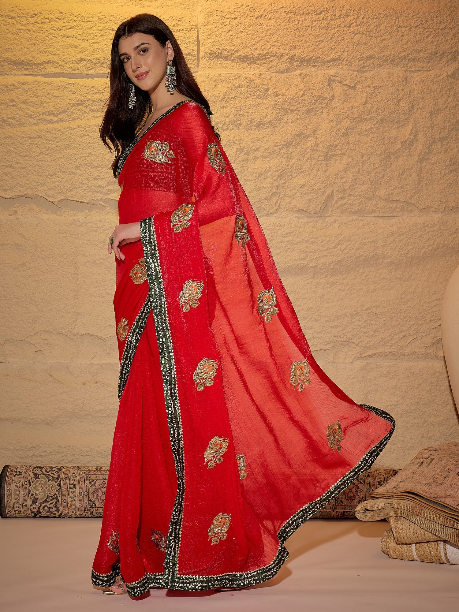 Silk Blend Gold Zari Floral Buti Saree - Ressa