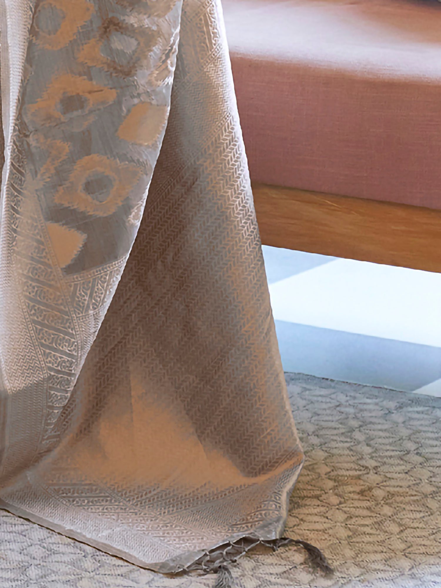Silk Blend Heritage Banarasi Style Zari Woven Saree - Ressa