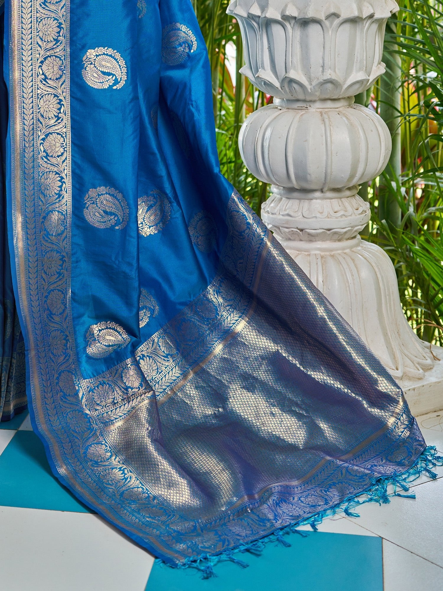 Teal Blue Banarasi Silk Saree with Large Paisley Booties - Ressa