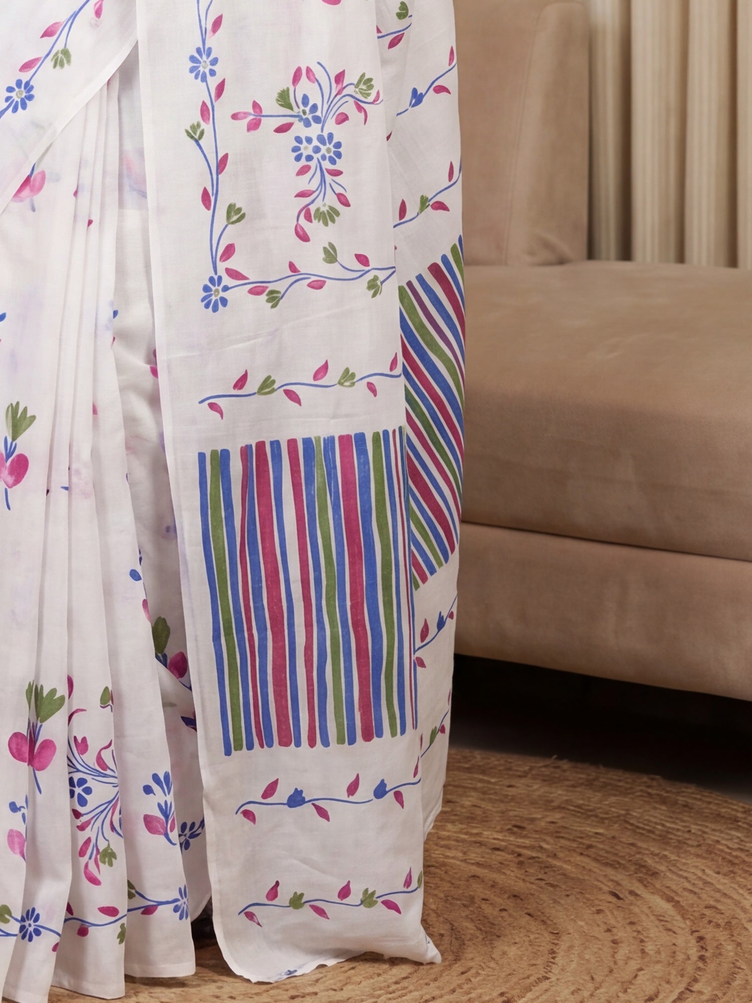 White Floral Digital Print Saree - Ressa