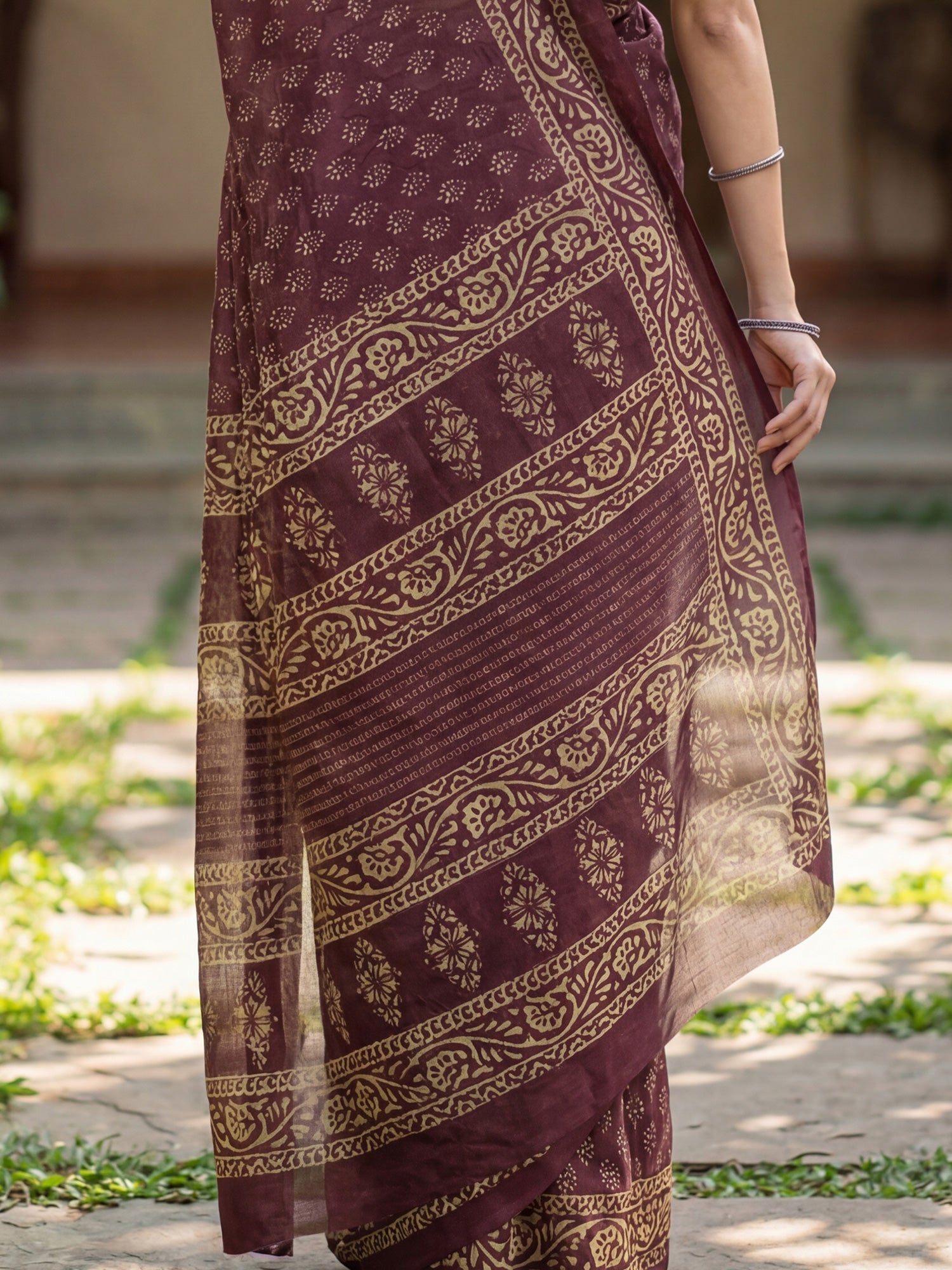 Wine Cotton Blend Printed Saree - Ressa