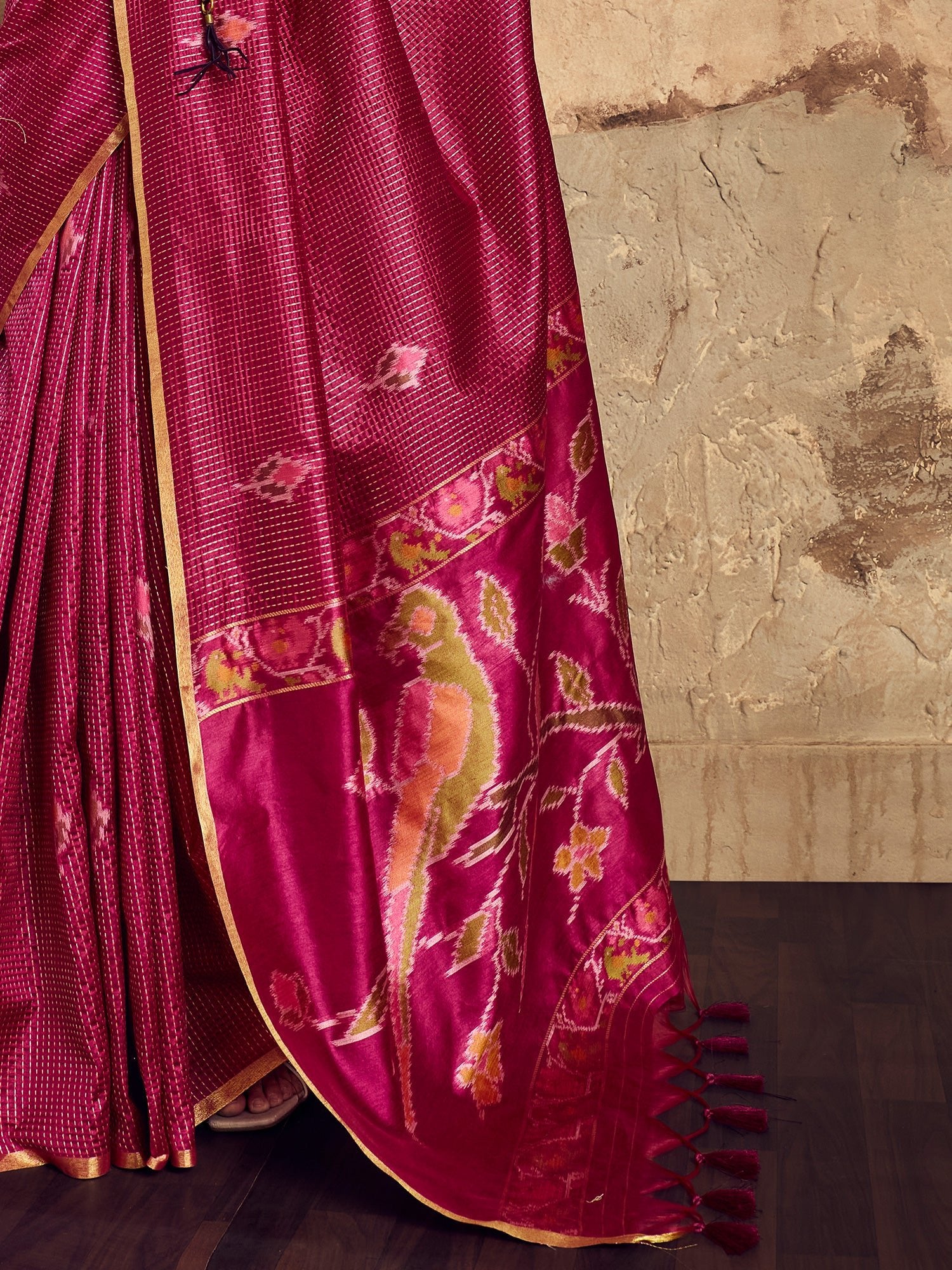 Wine Pink Patola Print Silk Saree with Zari Self-Check Work - Ressa