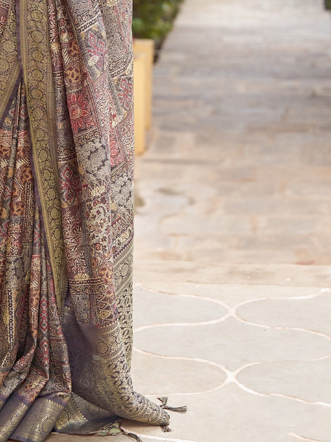 Woven Design Ethnic Motifs Zari Sungudi Saree - Ressa